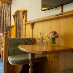 ホテル Posthotel Erlerwirt 4*