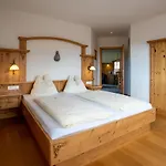 ホテル Posthotel Erlerwirt 4*