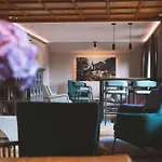 Posthotel Erlerwirt ホテル