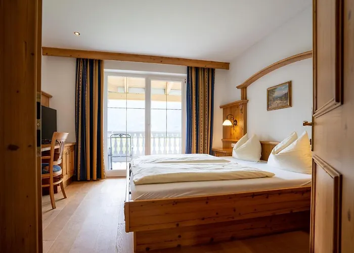 Posthotel Erlerwirt فندق