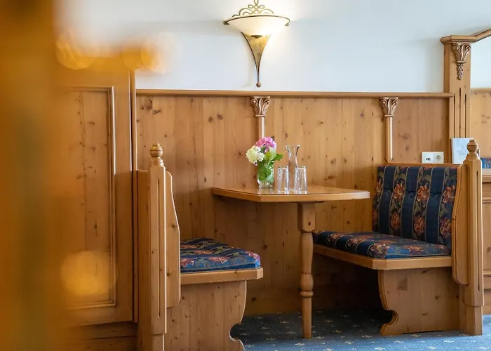 فندق Posthotel Erlerwirt 4*