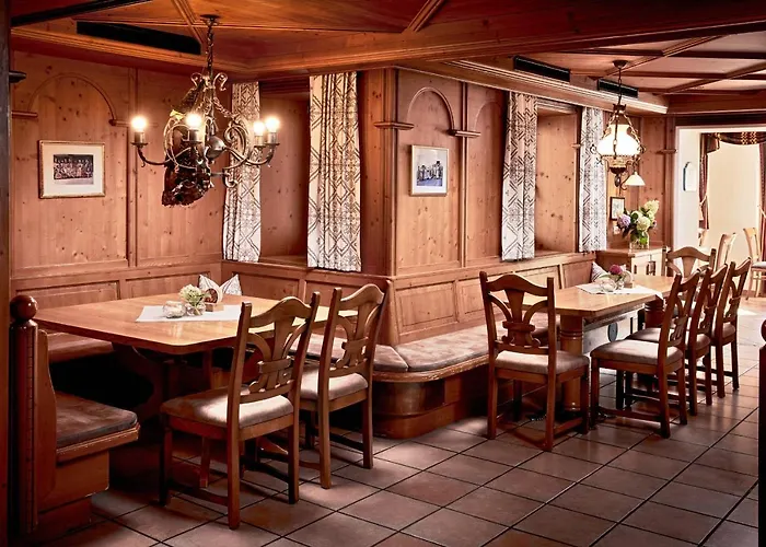 Posthotel Erlerwirt 4*