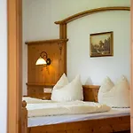 Posthotel Erlerwirt 호텔 4*