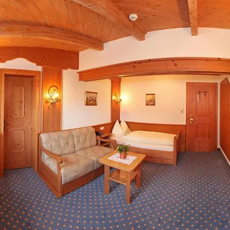 Posthotel Erlerwirt 4*