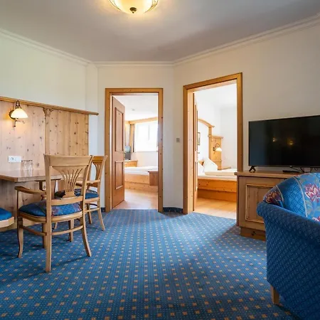 Hotel Posthotel Erlerwirt 4*