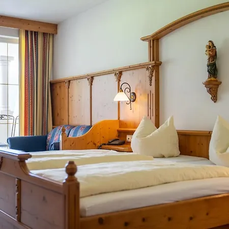 Posthotel Erlerwirt 4*